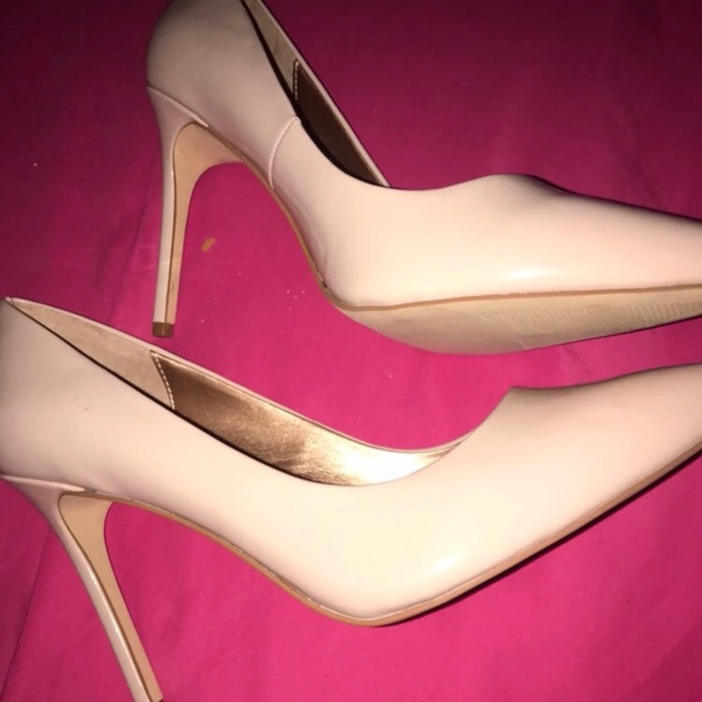 Size 10 Nude Pumps